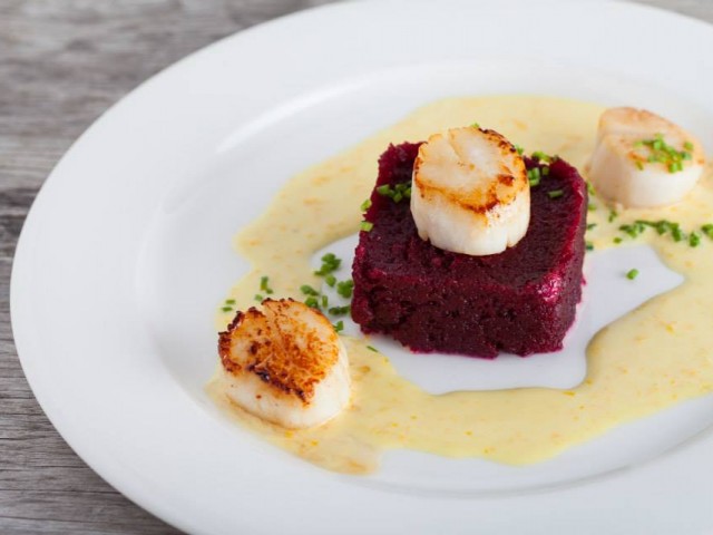 Seared Sea Scallops, Le Caveau Restaurant