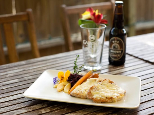 Mateus Bistro - Apple Patio