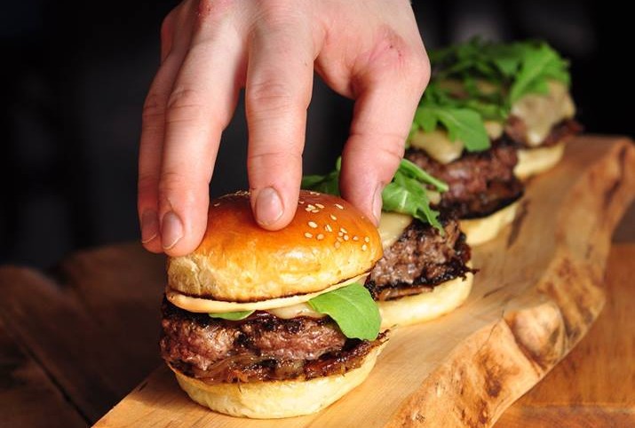 photo of 2 doors down burger week