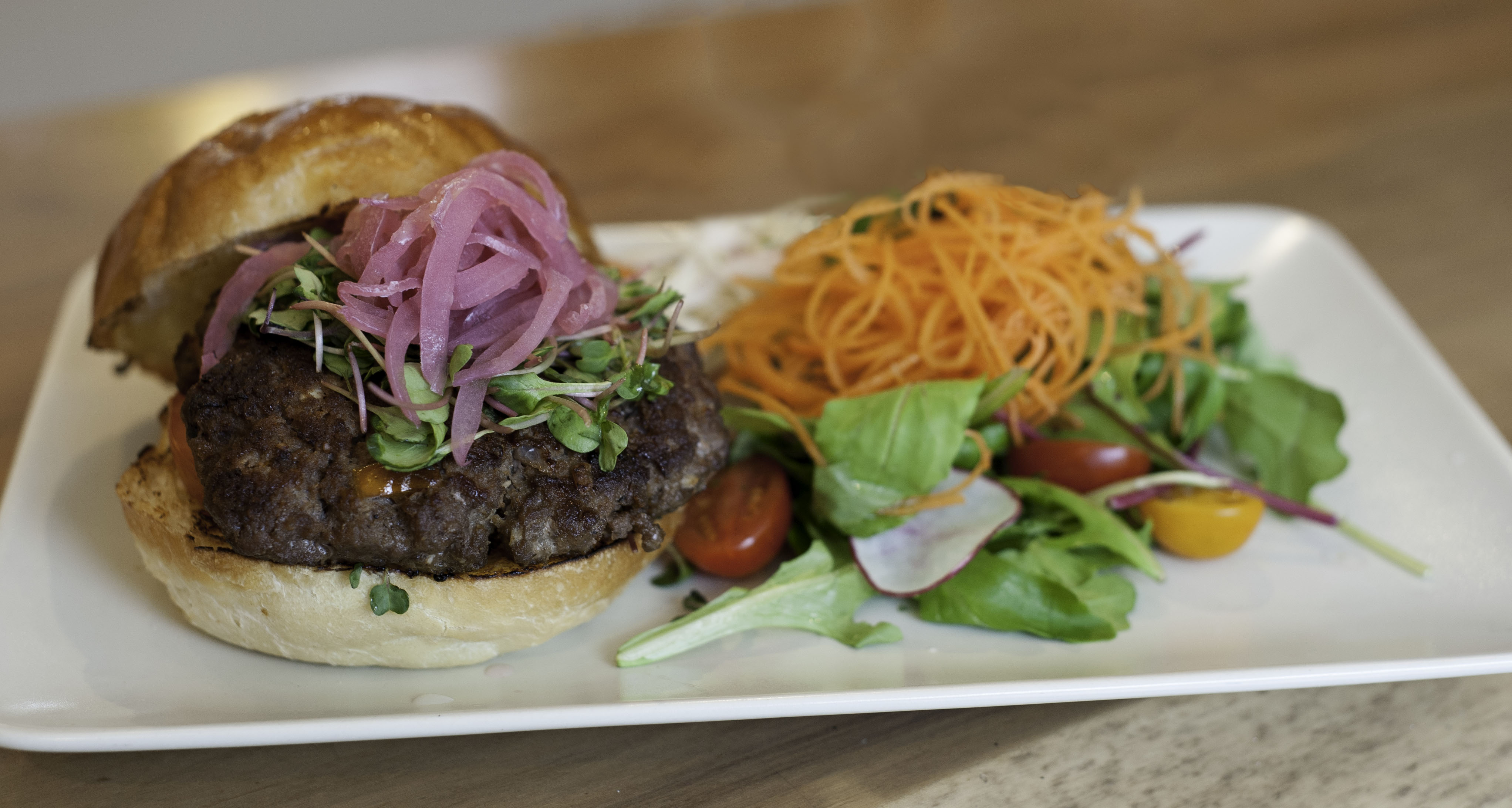 Matt's Burger, Mateus Bistro