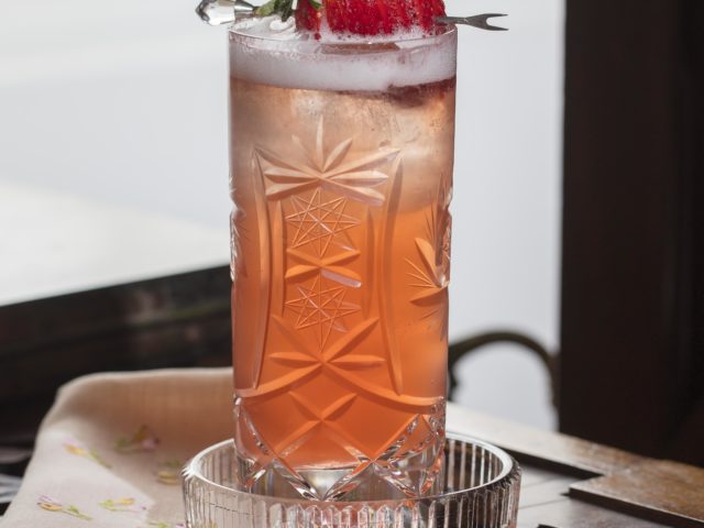 la vie en rose cocktail